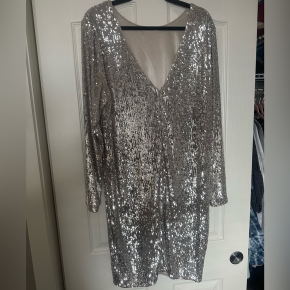 Le Chateau x Roxy Earle Sequin Dress - Picture 3 of 4